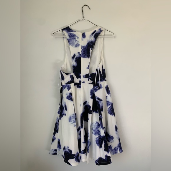 NWT Lulus “Seeing Chic” sleeveless skater dress size XS - Picture 2 of 3